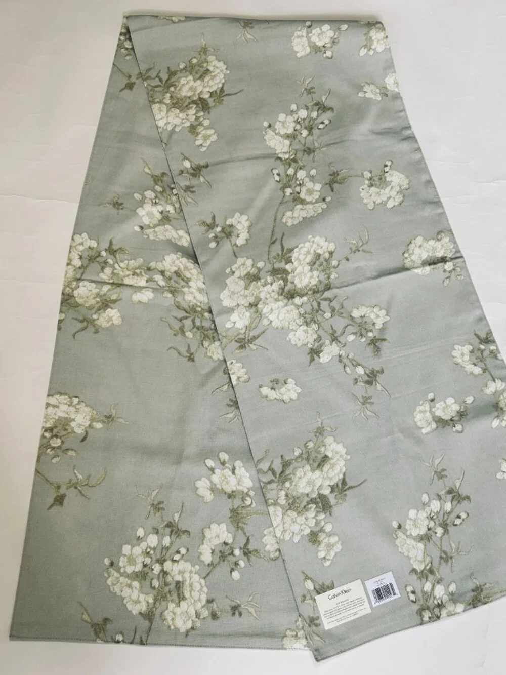 Calvin Klein Wild Blossom table runner sage green 100% cotton 15